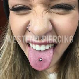 Nyelv piercing